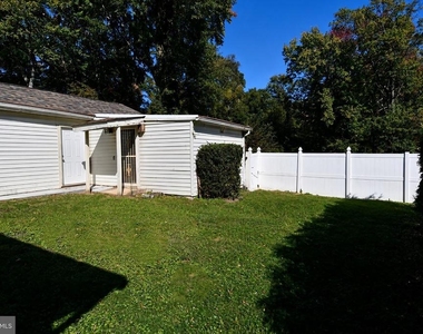 6011 Carter Avenue - Photo Thumbnail 23