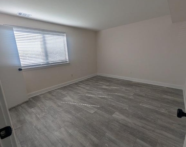 6065 Majors Lane - Photo Thumbnail 9