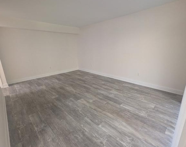 6065 Majors Lane - Photo Thumbnail 6