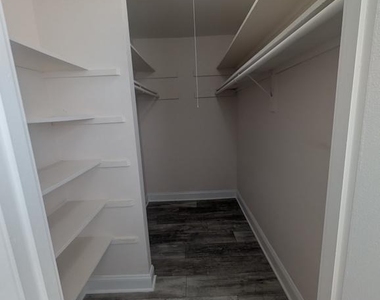 6065 Majors Lane - Photo Thumbnail 10
