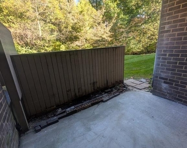 6065 Majors Lane - Photo Thumbnail 15