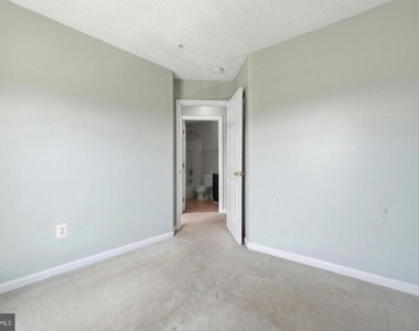 3163 Freestone Court - Photo Thumbnail 21