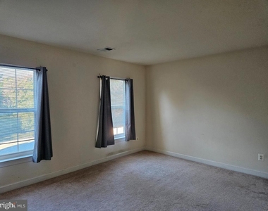 222 Whirlaway Lane - Photo Thumbnail 15