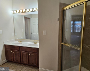 222 Whirlaway Lane - Photo Thumbnail 13