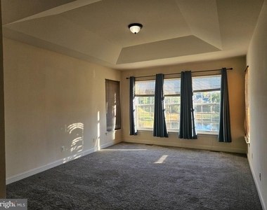 222 Whirlaway Lane - Photo Thumbnail 11