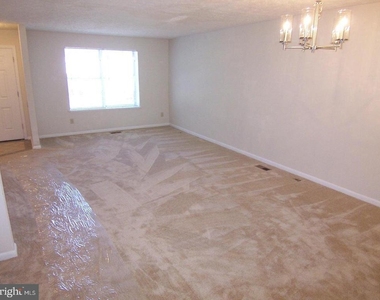 907 Olive Branch Court N - Photo Thumbnail 2