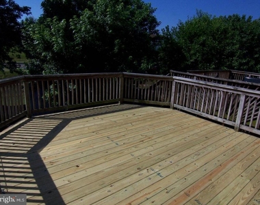907 Olive Branch Court N - Photo Thumbnail 10