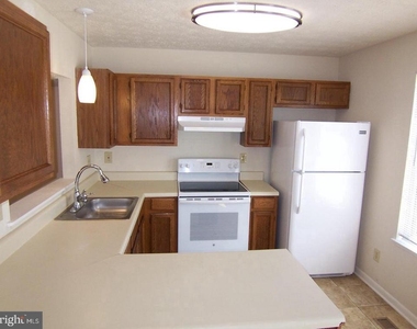 907 Olive Branch Court N - Photo Thumbnail 4