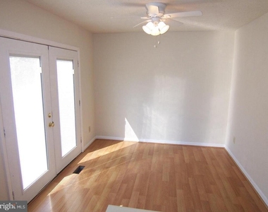 907 Olive Branch Court N - Photo Thumbnail 5