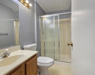 19 Rocky Brook Court - Photo Thumbnail 7