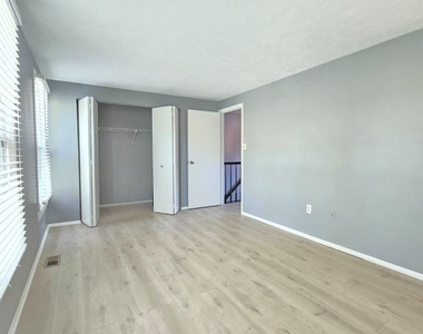 19 Rocky Brook Court - Photo Thumbnail 6