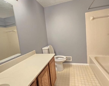 19 Rocky Brook Court - Photo Thumbnail 9