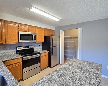 19 Rocky Brook Court - Photo Thumbnail 5