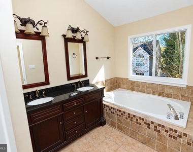 4303 Huntshire Road - Photo Thumbnail 24