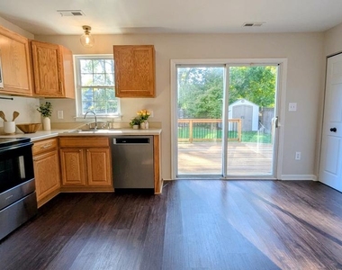 8 Glenwood Ave - Photo Thumbnail 8