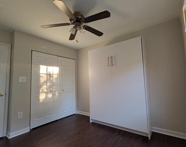 8 Glenwood Ave - Photo Thumbnail 19