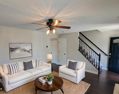 8 Glenwood Ave - Photo Thumbnail 1