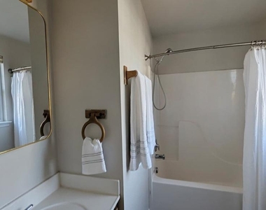 8 Glenwood Ave - Photo Thumbnail 16