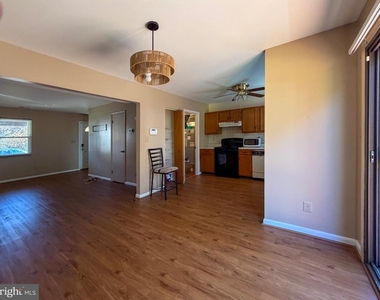 10 Glenmont Avenue - Photo Thumbnail 13