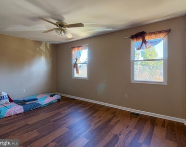 10 Glenmont Avenue - Photo Thumbnail 19