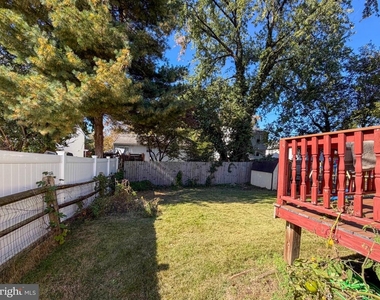 10 Glenmont Avenue - Photo Thumbnail 4
