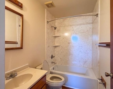 10 Glenmont Avenue - Photo Thumbnail 26