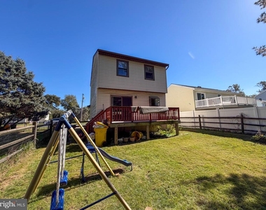 10 Glenmont Avenue - Photo Thumbnail 2