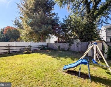 10 Glenmont Avenue - Photo Thumbnail 3