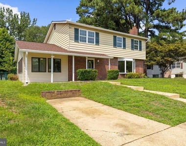 402 S Cherry Grove Avenue - Photo Thumbnail 2