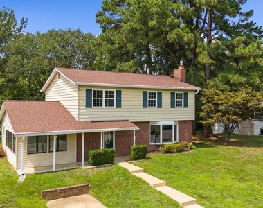 402 S Cherry Grove Avenue - Photo Thumbnail 1