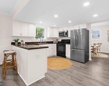 402 S Cherry Grove Avenue - Photo Thumbnail 10