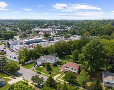402 S Cherry Grove Avenue - Photo Thumbnail 63