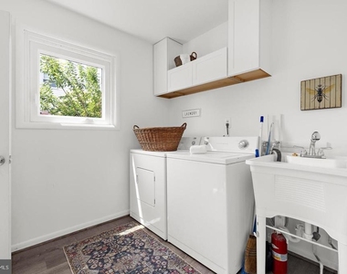 402 S Cherry Grove Avenue - Photo Thumbnail 20
