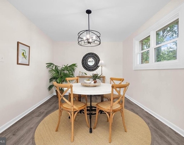 402 S Cherry Grove Avenue - Photo Thumbnail 17