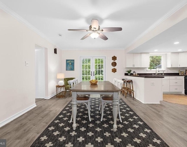 402 S Cherry Grove Avenue - Photo Thumbnail 6