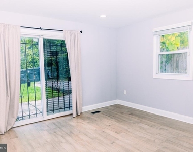 426 53rd Street Se - Photo Thumbnail 5