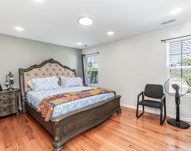 525 Writers Way - Photo Thumbnail 18