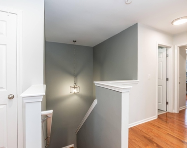 525 Writers Way - Photo Thumbnail 17