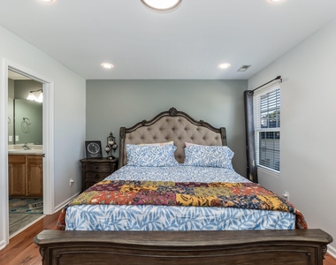 525 Writers Way - Photo Thumbnail 19