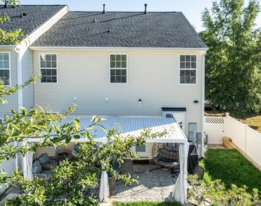 525 Writers Way - Photo Thumbnail 35