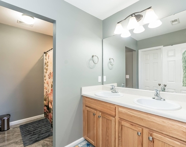 525 Writers Way - Photo Thumbnail 23