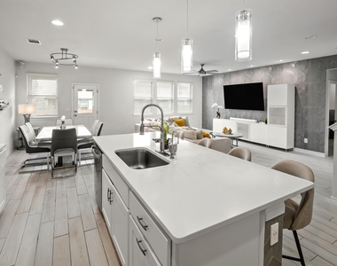 353 Capstone Rd - Photo Thumbnail 6