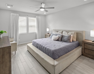 353 Capstone Rd - Photo Thumbnail 13