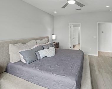 353 Capstone Rd - Photo Thumbnail 12