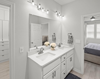 353 Capstone Rd - Photo Thumbnail 14