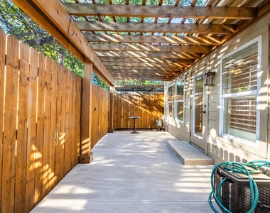 102 Elmwood Dr - Photo Thumbnail 23