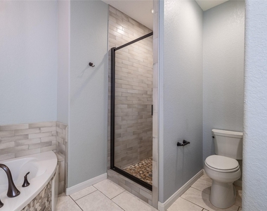 102 Elmwood Dr - Photo Thumbnail 11