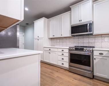102 Elmwood Dr - Photo Thumbnail 14