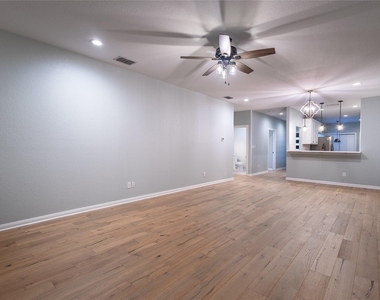 102 Elmwood Dr - Photo Thumbnail 18