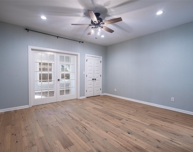 102 Elmwood Dr - Photo Thumbnail 6